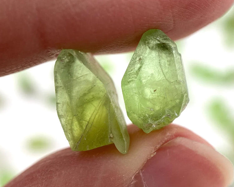 The Unique Beauty and Healing Properties of the Peridot Gem